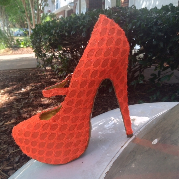 Apricot 🟧 Pump - Picture 4 of 5
